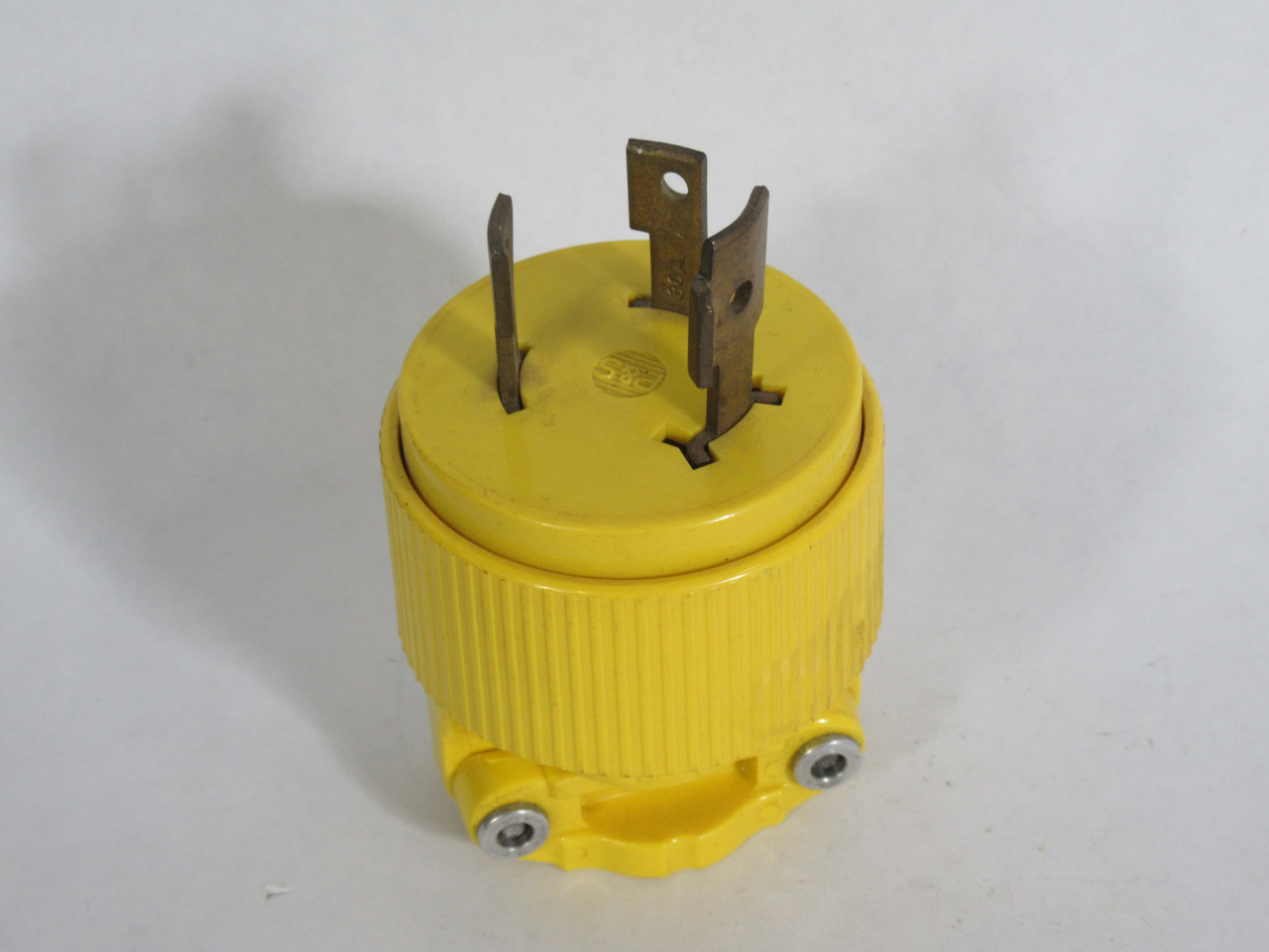 Pass & Seymour L9-30P Yellow Turn & Pull Plug 30A 600VAC 3W 2P USED