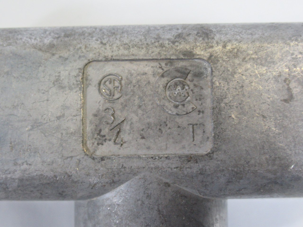 Generic T Conduit w/Cover and Seal 3/4" Hub USED