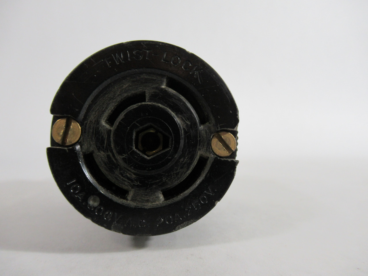 Hubbell 3523 Connector 20A@250V 10A@600VAC 5W 4P *No Grounding Screw* USED