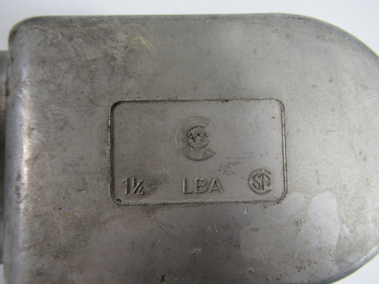 Thomas & Betts LBA-1-1/4 Aluminum Conduit Body 1-1/4" 2 Hub 90 DEG USED