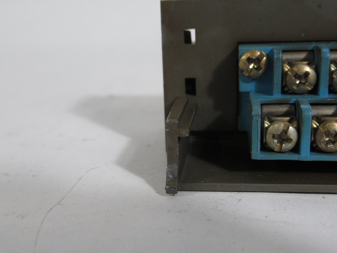 Allen-Bradley 1746-IB16 Ser. C Input Module 40847-356-51 *Cracked Case* USED