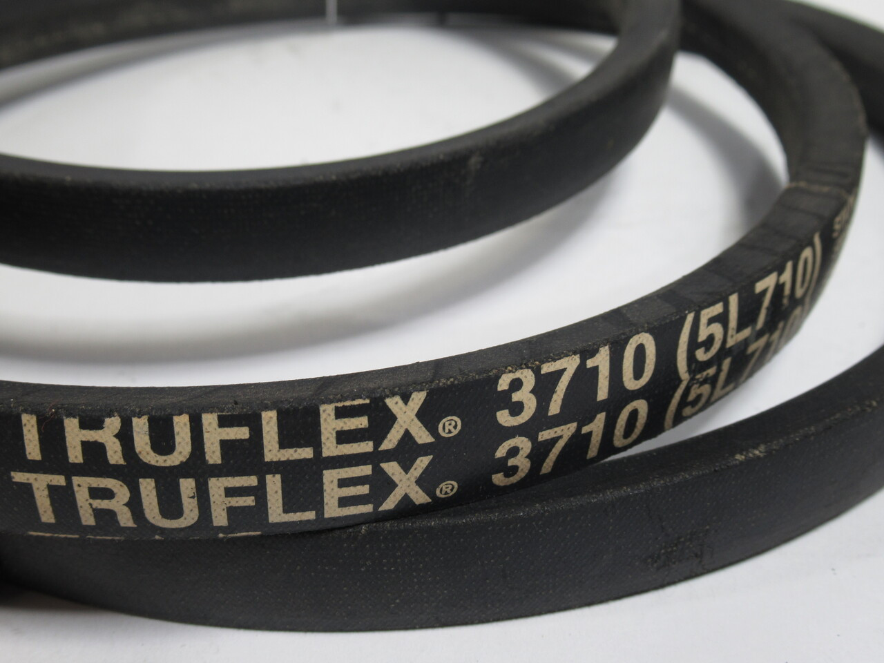 Gates 3710 5L710 Truflex V-Belt 71"L .66"W .38"T ! NOP !