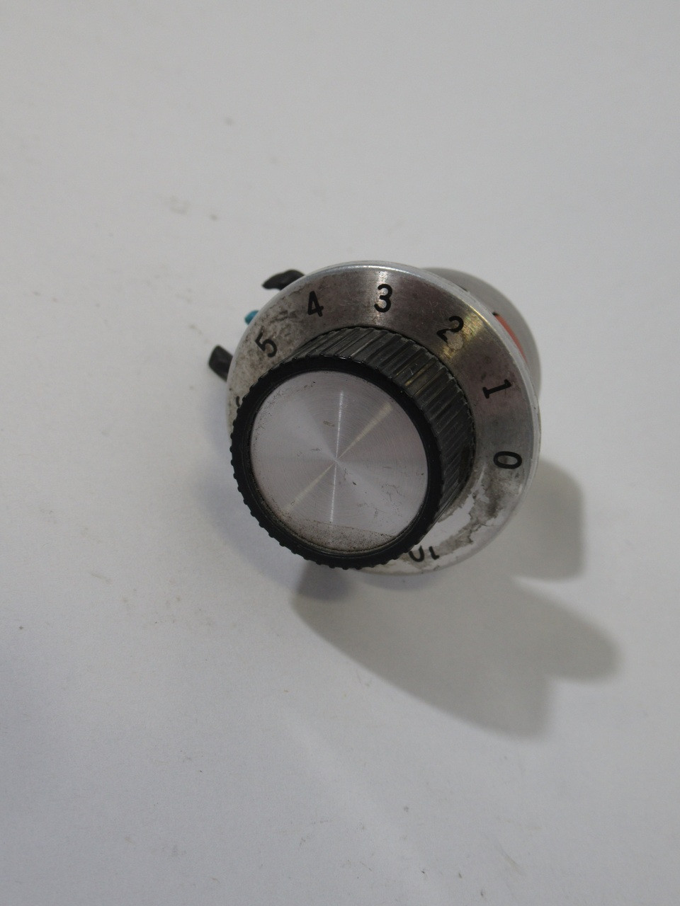 Precision Electric RV4NAYSD502A KU5021S28 Potentiometer w/Dial 5K Ohms USED