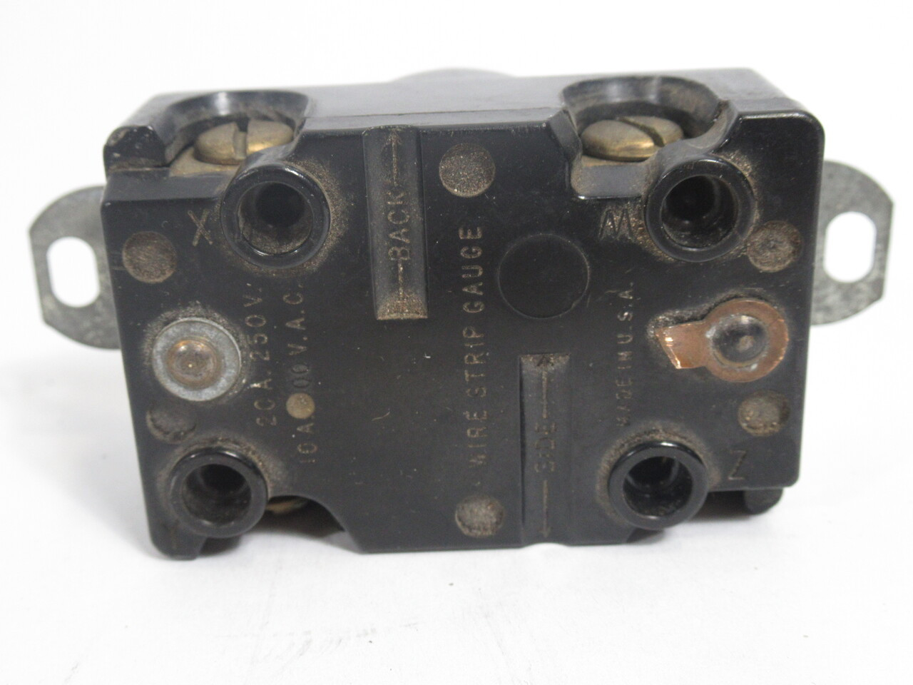 Hubbell 7410-G Ceramic Twist Lock Receptacle 10A@600VAC SHELF WEAR USED