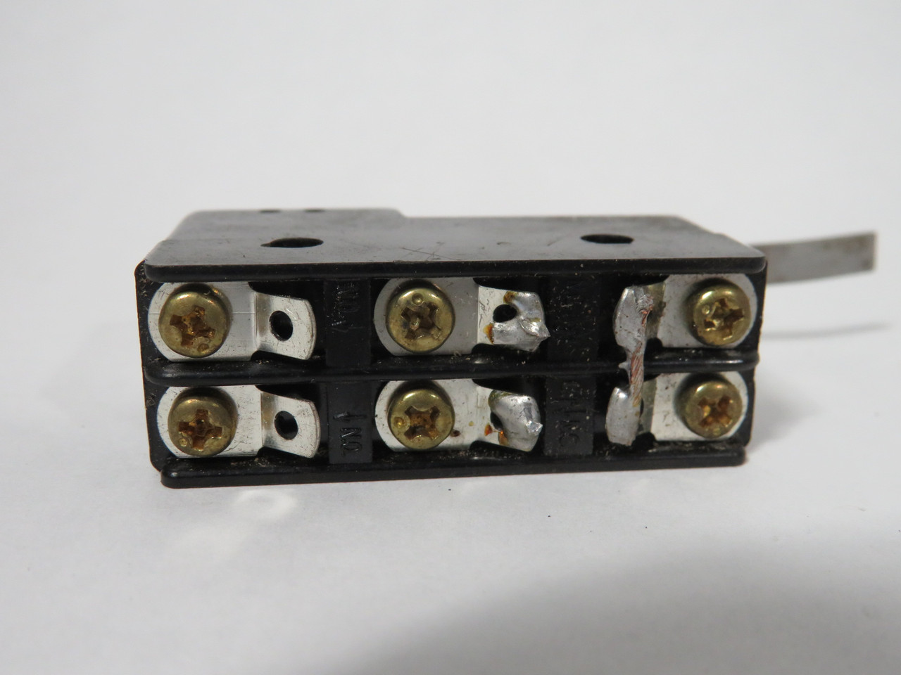 Omron DZ-10GV-1A Hinge Lever DPDT Limit Switch 10A@125/250VAC 2A@480VAC USED