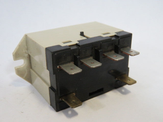 Omron G7L-2A-TUBJ General Purpose Relay 25A 100-120VAC 6 Blades USED
