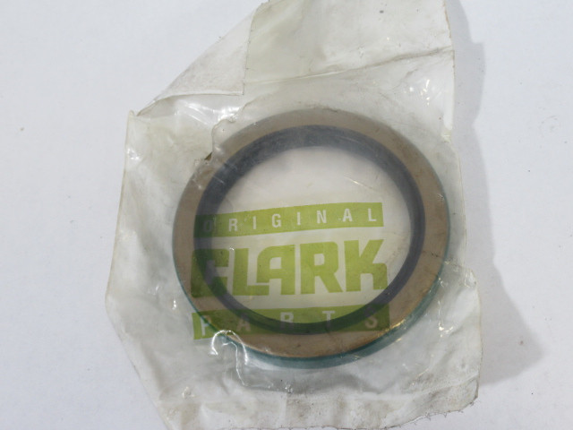 Clark 2109665 Forklift Seal 3-1/4"IDx4"ODx3/8"W ! NWB !