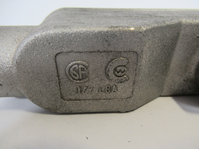Thomas & Betts LBA-1/2 Aluminum Conduit Body w/Cover 1/2" 90DEG 2 Hub USED