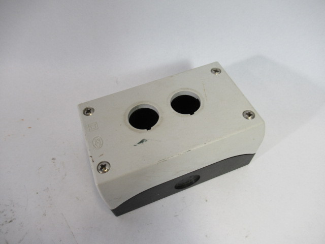 Klockner-Moeller A22-I2M 2 22mm Hole Push Button Enclosure USED