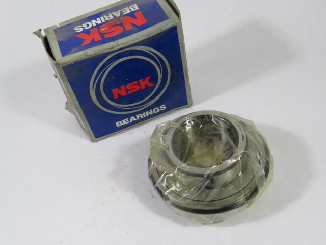 NSK UR211-32SNRDG-N-AV25 Ball Bearing ! NEW !
