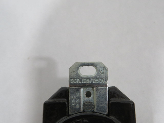 Hubbell 3330 Single Ceramic Receptacle 30A 125/250V 3W 3P USED