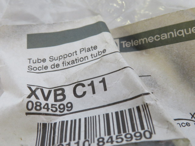 Telemecanique XVBC11 084599 Tube Support Plate for Stack Light ! NWB !