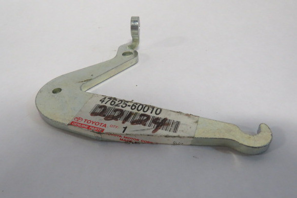 Toyota 47625-60010 Left Bell Crank for Parking Brake ! NOP !