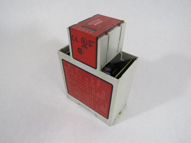 Banner ES-UA-5A Safety Relay 12-24VDC or 115VAC MISSING CONNECTORS ! AS IS !