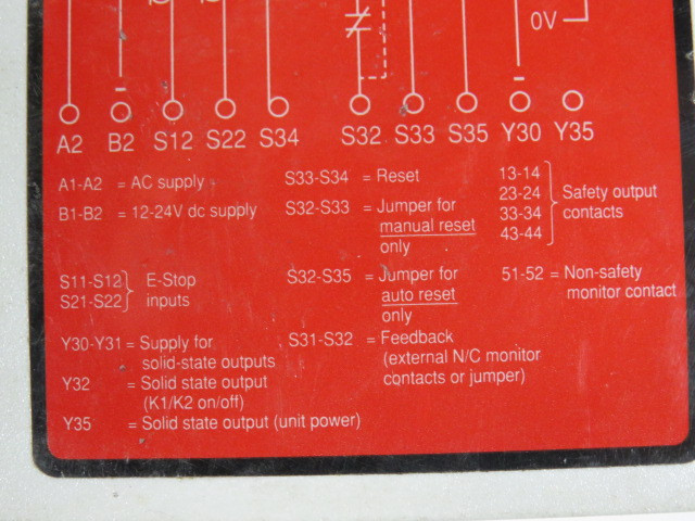 Banner ES-UA-5A Safety Relay 12-24VDC or 115VAC MISSING CONNECTORS ! AS IS !
