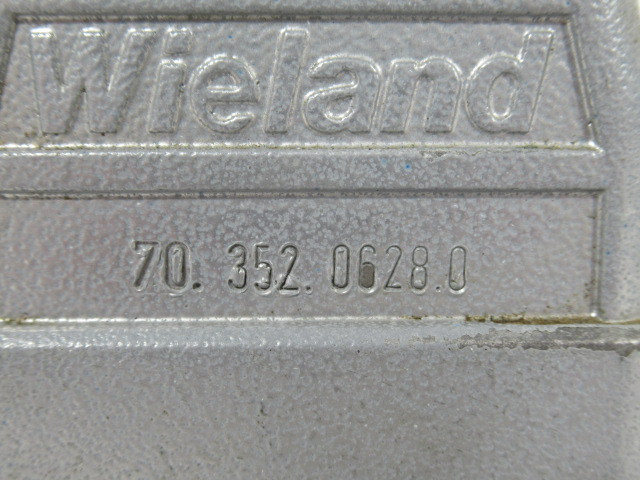 Wieland 70.300.0640 Female Receptacle 400V 16A C/W 70.352.0628.0 Hood USED