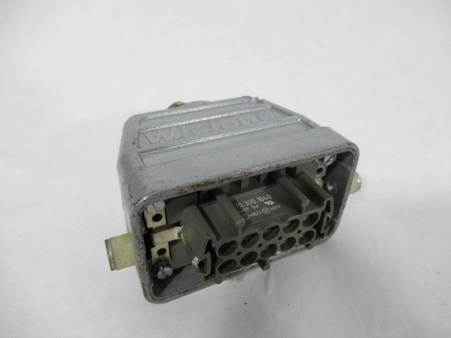 Wieland 70.300.1040 Female Receptacle 400V 16A C/W Hood USED