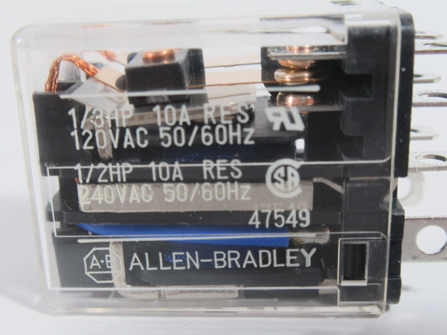 Allen-Bradley 700-HF32Z24-4 Control Relay SER A 24VDC 10A 8-Blade NEW