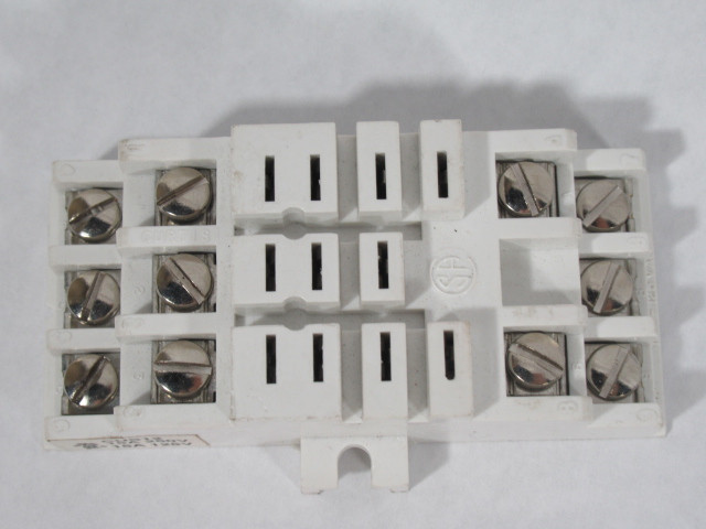 Curtis CUS12 White Relay Socket 125/250V 15A 11 Blade USED