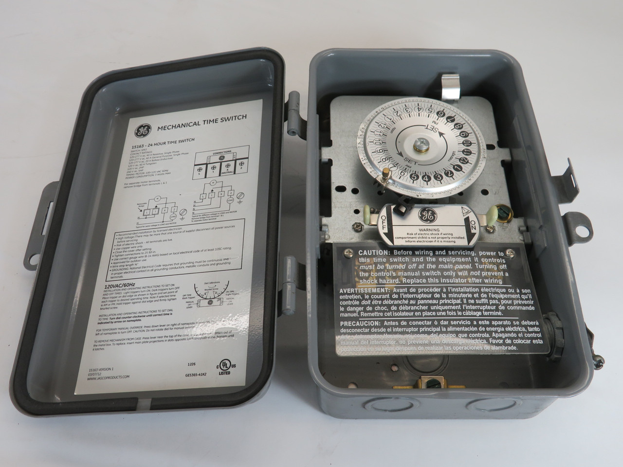 General Electric 15163 24-Hour Time Switch 120V 60Hz 40A MISSING SCREW USED