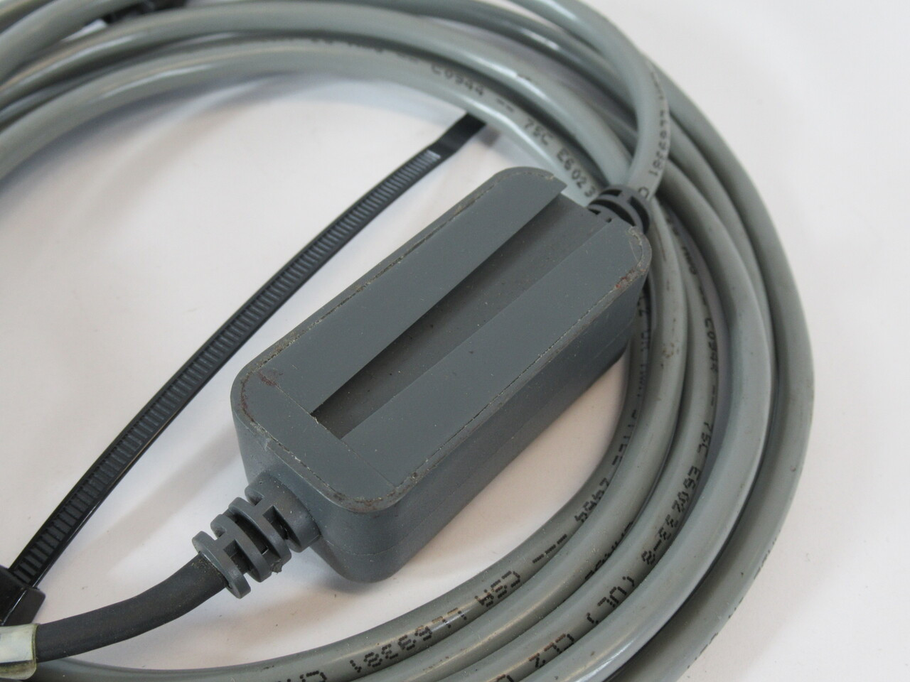 Allen-Bradley 1784-PCM4 Series B Communication Cable USED