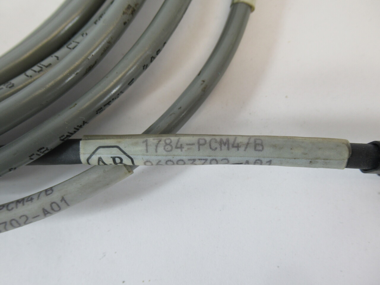 Allen-Bradley 1784-PCM4 Series B Communication Cable USED