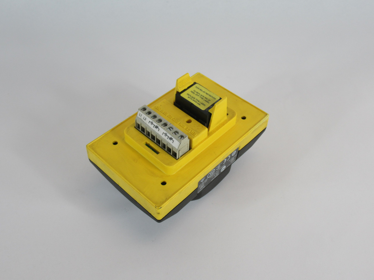 Allen-Bradley 800Z-HF1 Ser C Palm Button 100-240V MISSING SCREWS/GASKET USED