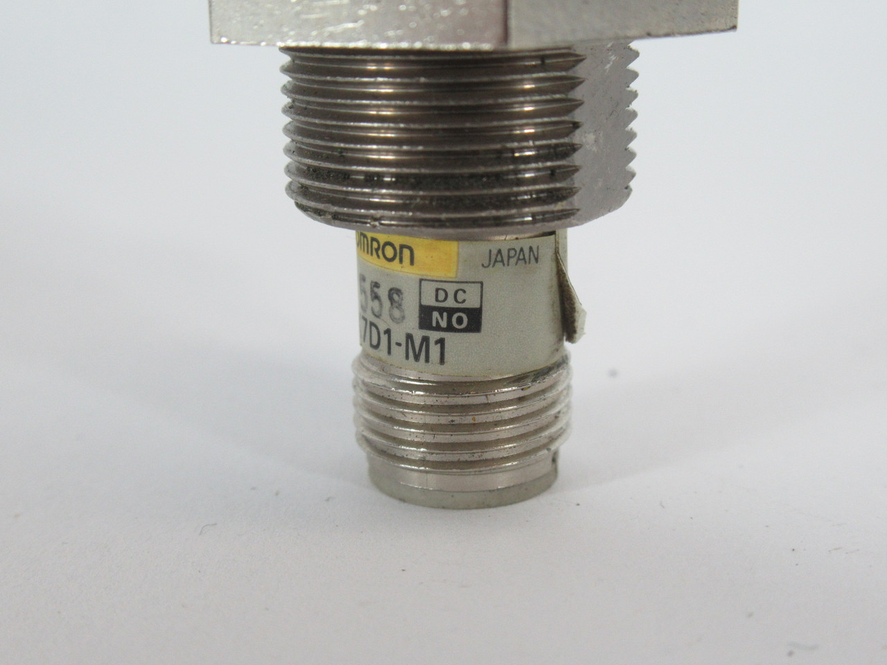 Omron E2E-X7D1-M1 Inductive Proximity Sensor 12-24VDC 7mm Sensing DC NO USED