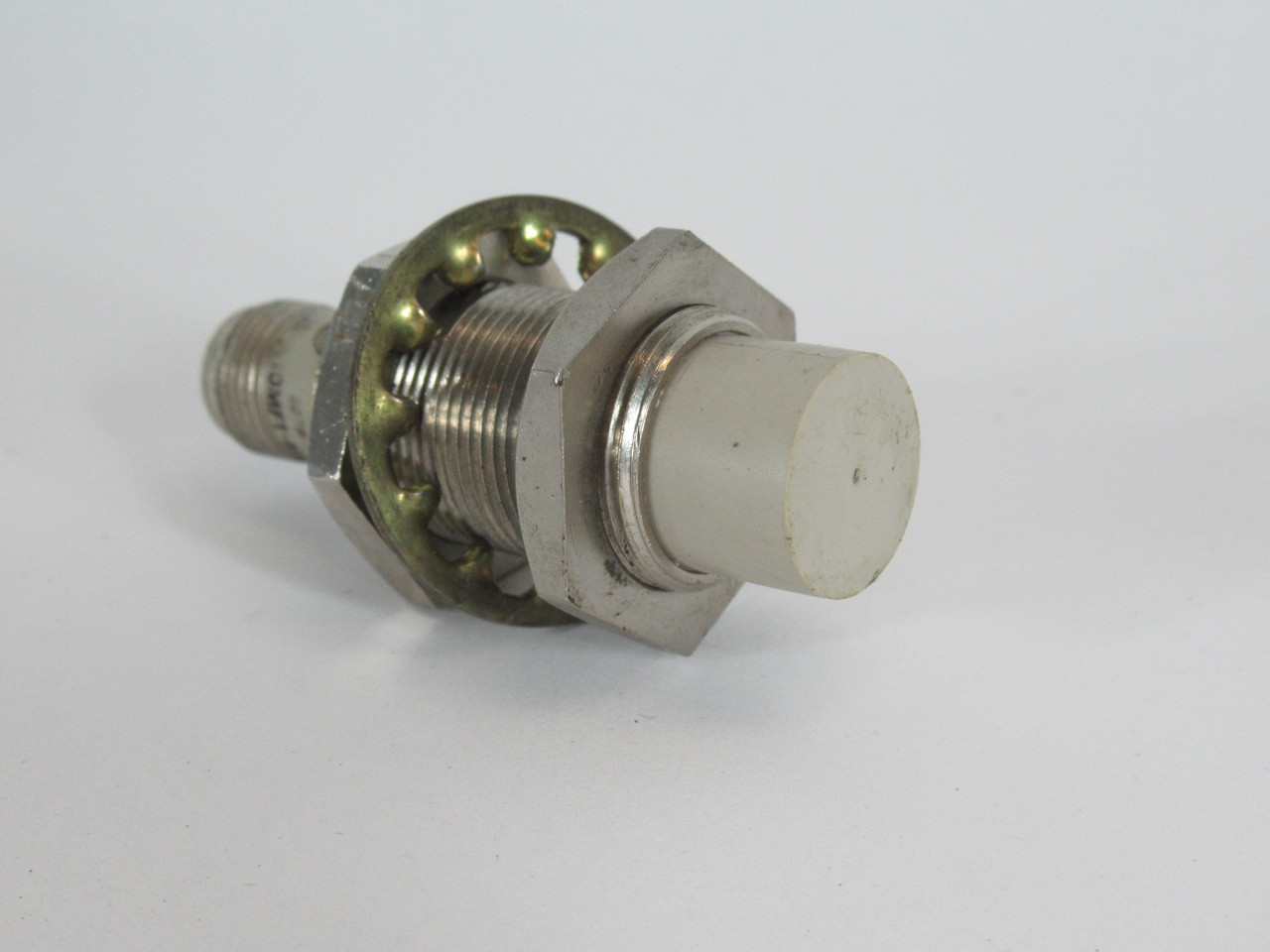 Omron E2E-X10MF1-M1 Inductive Proximity Sensor 12-24VDC 10mm Sensing PNP NO USED