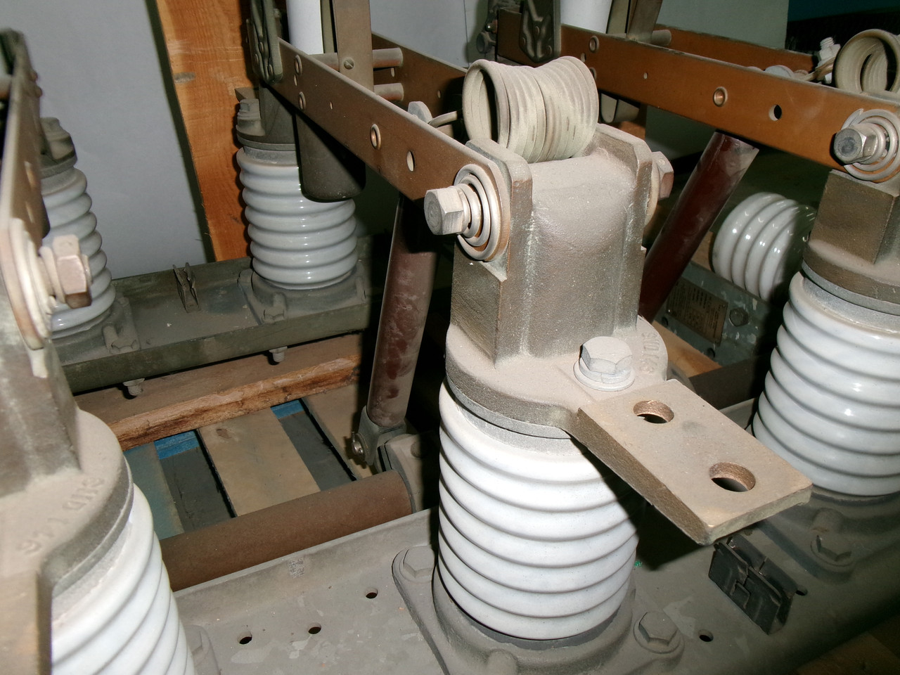 S&C 34112R4 Alduti-Rupter Indoor Load Interrupter 15kV 600A 3-Pole NEW