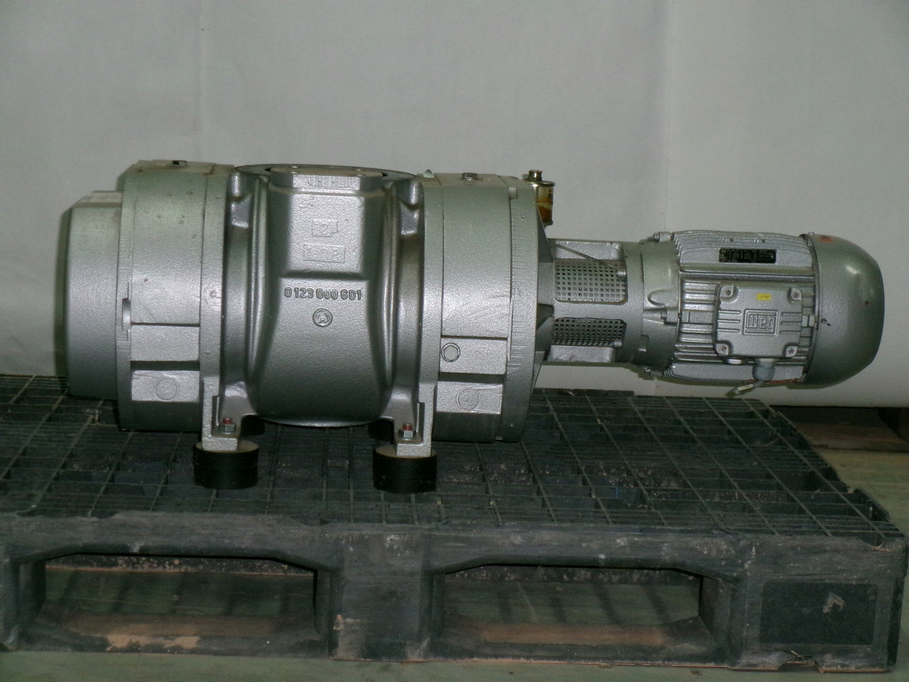 Busch WV 1000 B 001 KDXX Vacuum Pump C/W Motor 3.0 kW Requires CTR100 Oil USED