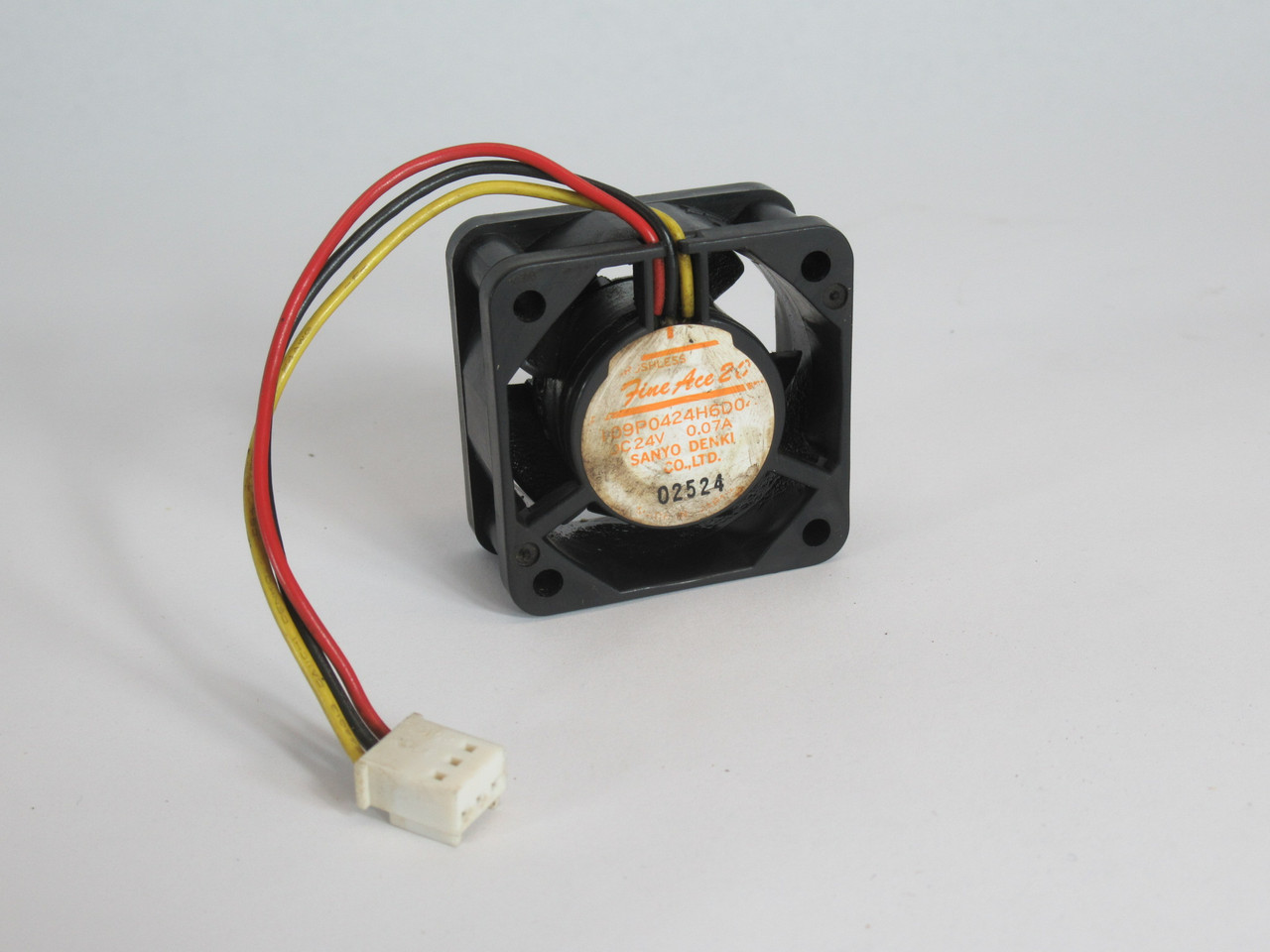 Sanyo Denki 109P0424H6D04 Brushless Fan 24VDC .07A 40x40x20mm USED