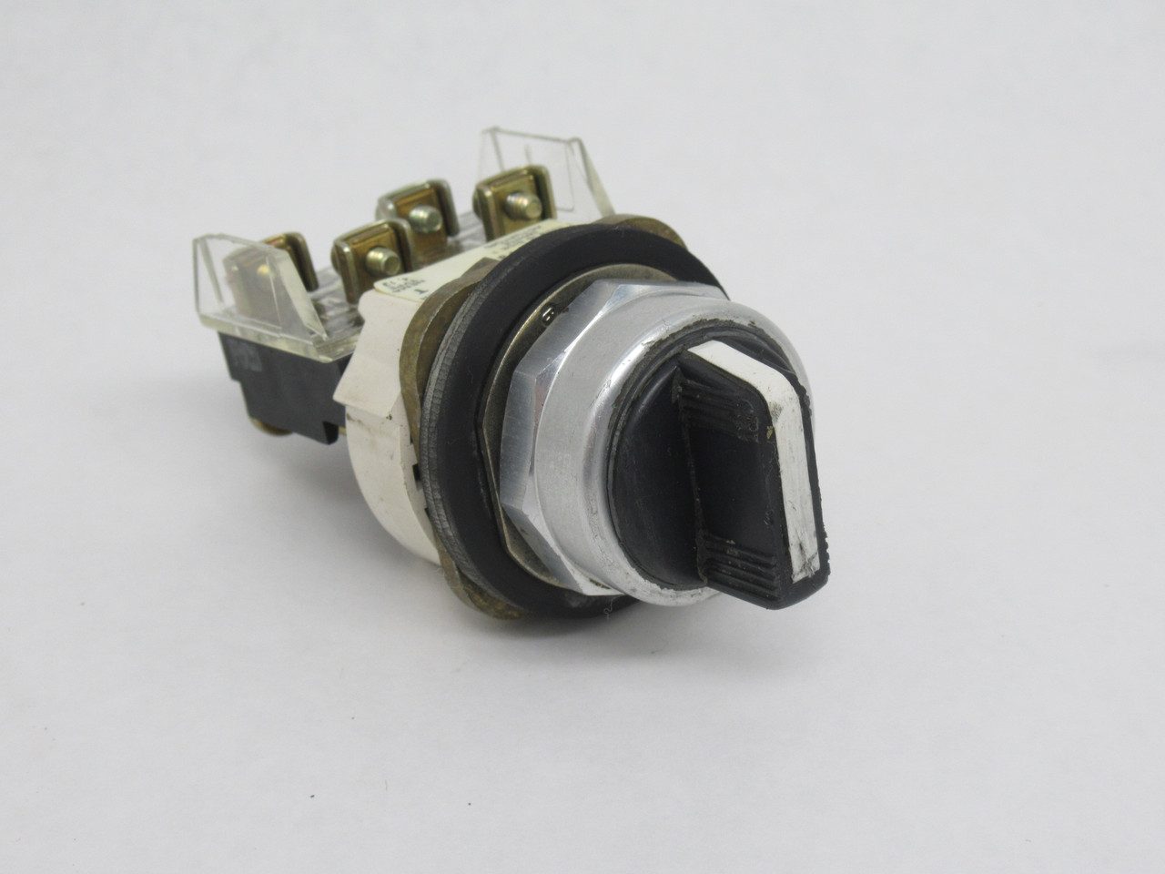 Allen-Bradley 800T-J91A Series T Selector Switch 3-Position Spring Return USED