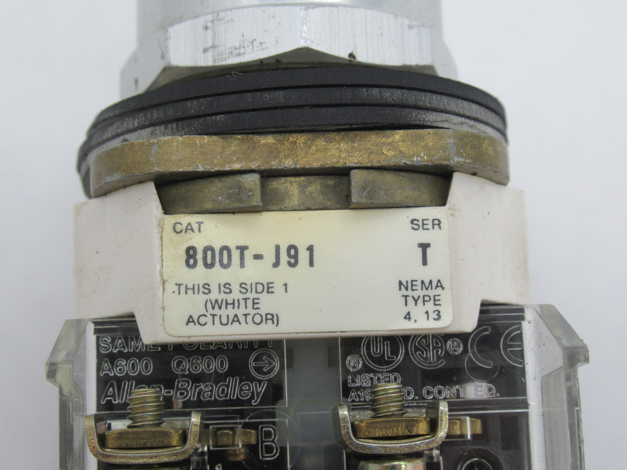 Allen-Bradley 800T-J91A Series T Selector Switch 3-Position Spring Return USED