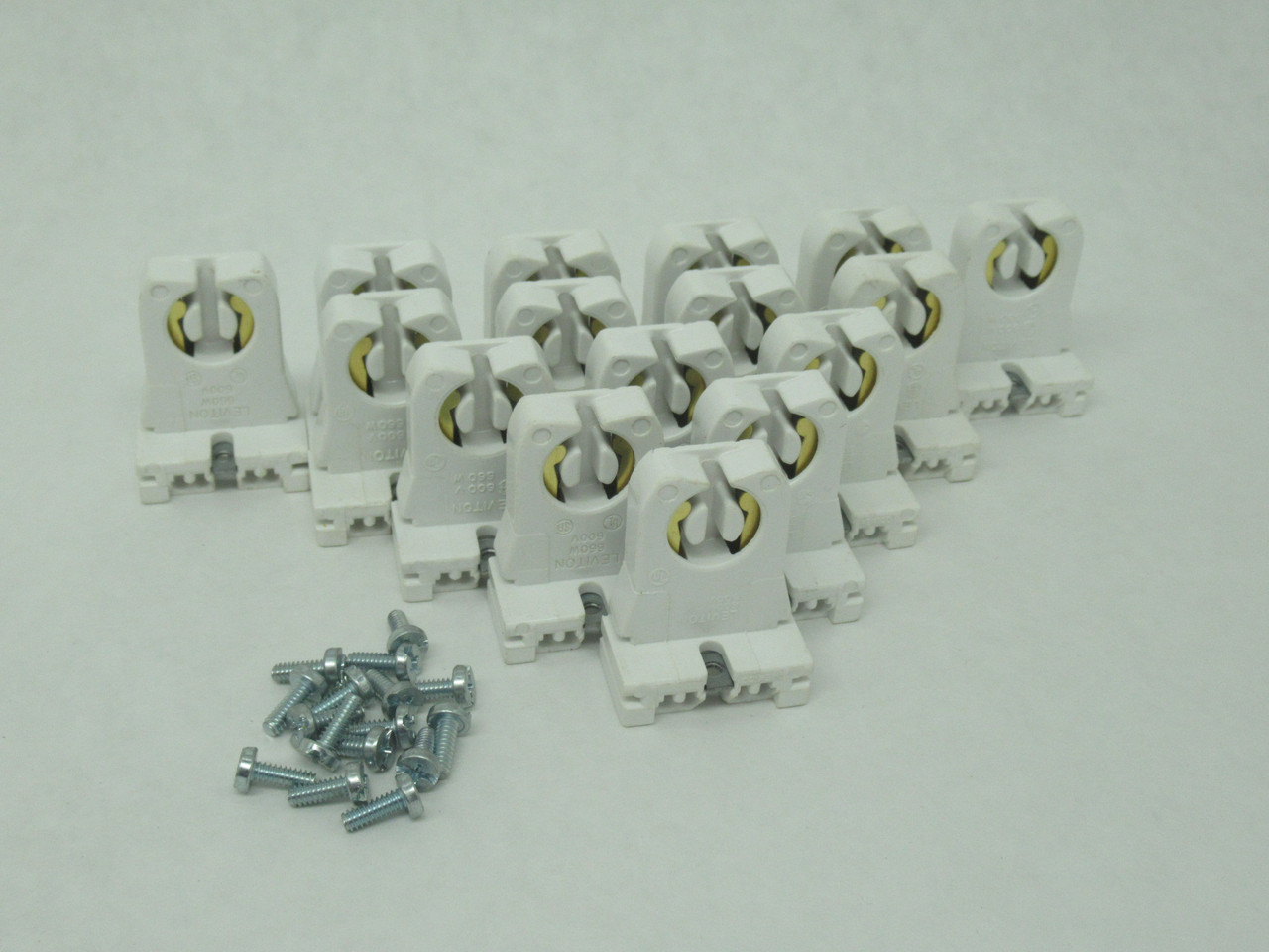 Leviton 13351 Fluorescent Lampholder G13 Base Bi-Pin 660W 600V Lot of 16 NOP