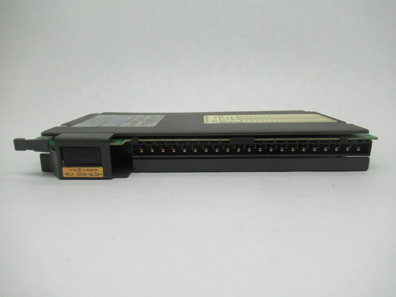 Allen-Bradley 1771-OAD Output Module 12-120V 16 Outputs 0.7A@5VDC Backplane USED