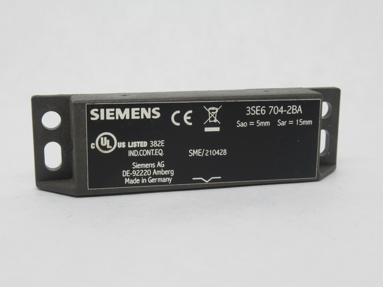 Siemens 3SE6704-2BA Magnetic Safety Switch Actuator 5mm Operating Distance USED