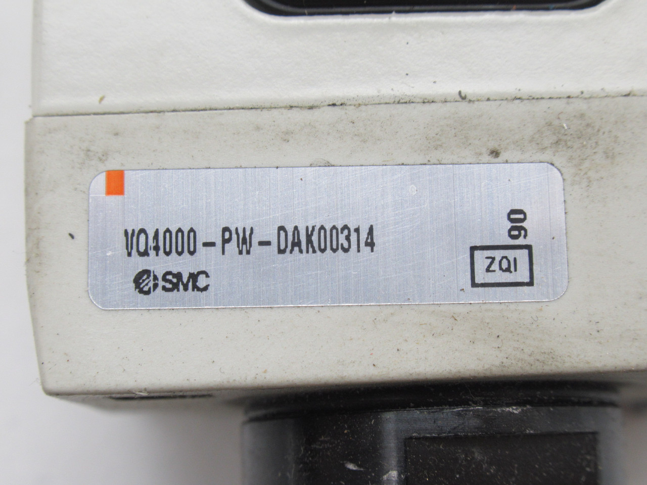 SMC VQ4000-PW-DAK00314 Solenoid Subplate 3/8" Port USED