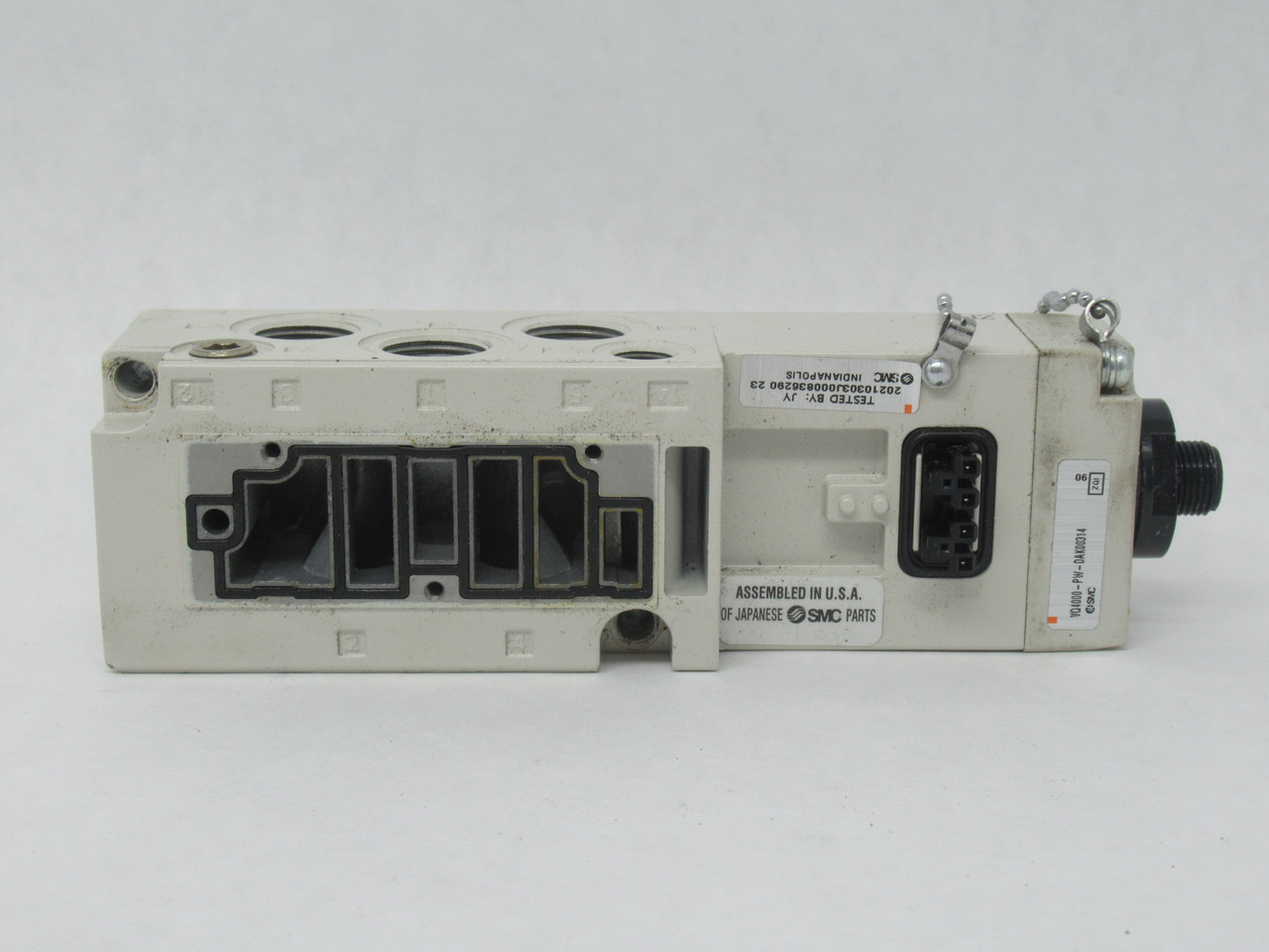 SMC VQ4000-PW-DAK00314 Solenoid Subplate 3/8" Port USED