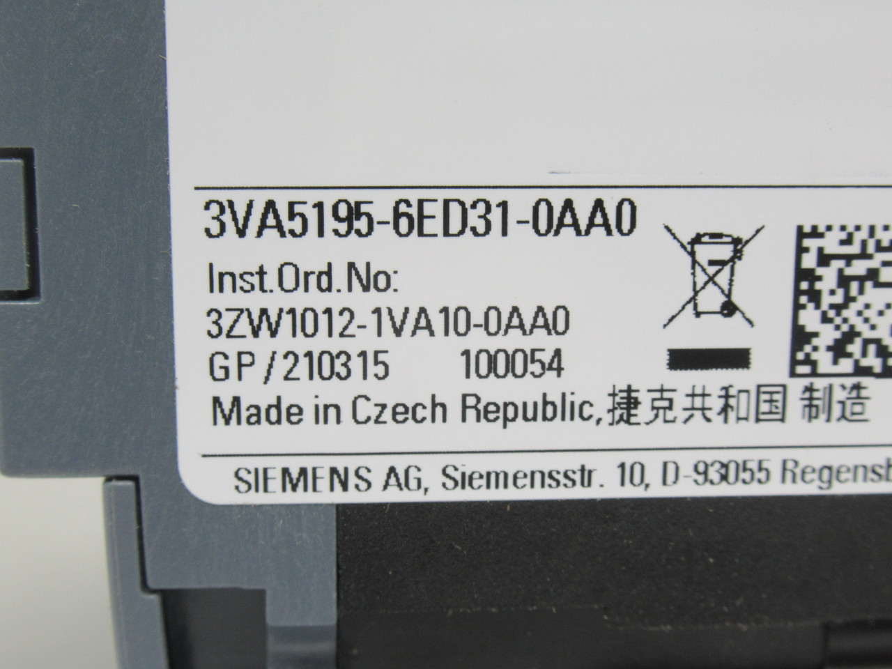 Siemens 3VA5195-6ED31-0AA0 Circuit Breaker 15A C/W Rotary Operator USED