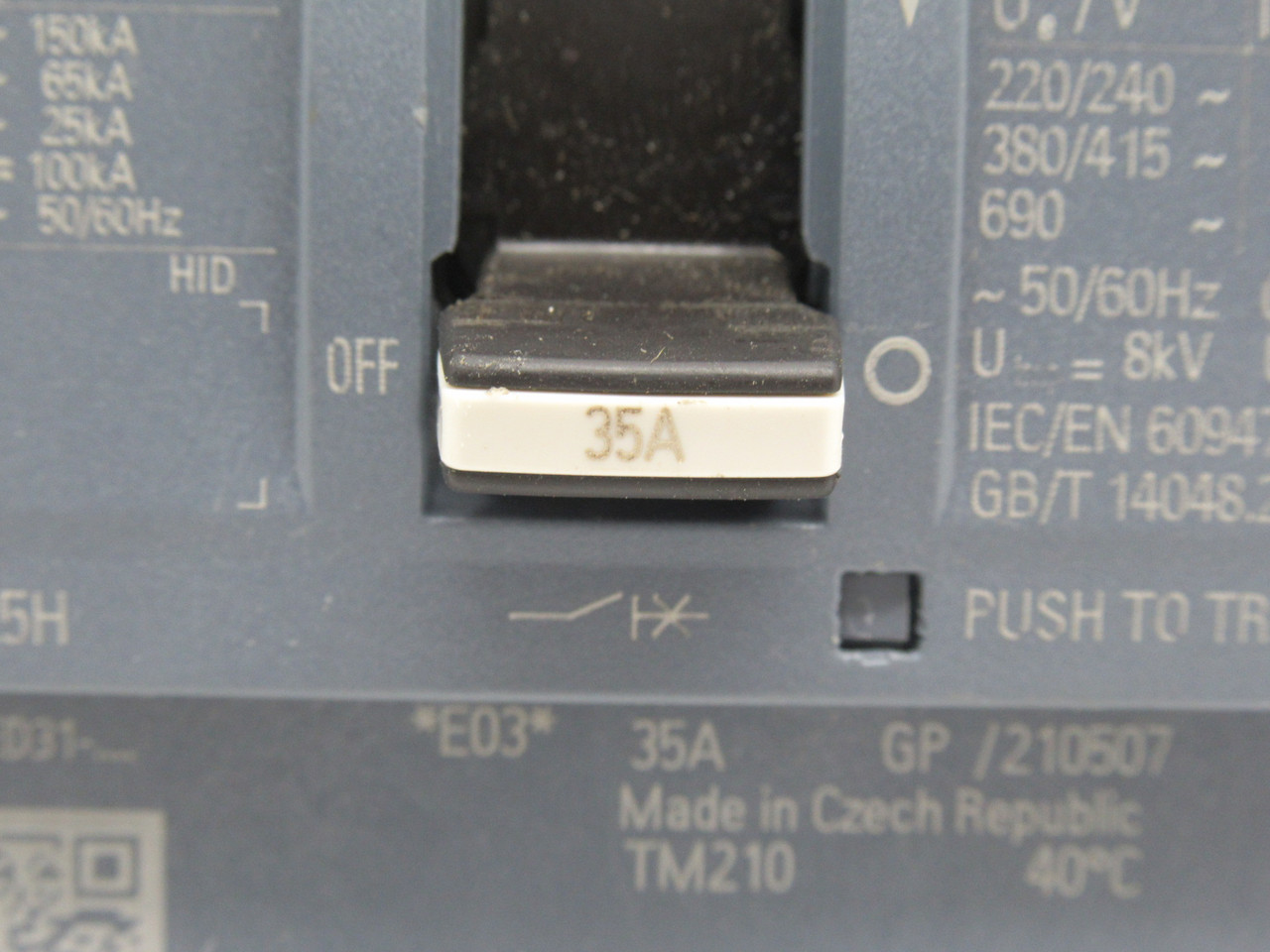 Siemens 3VA5135-6ED31-0AA0 Circuit Breaker 35A 800V 3-Pole USED