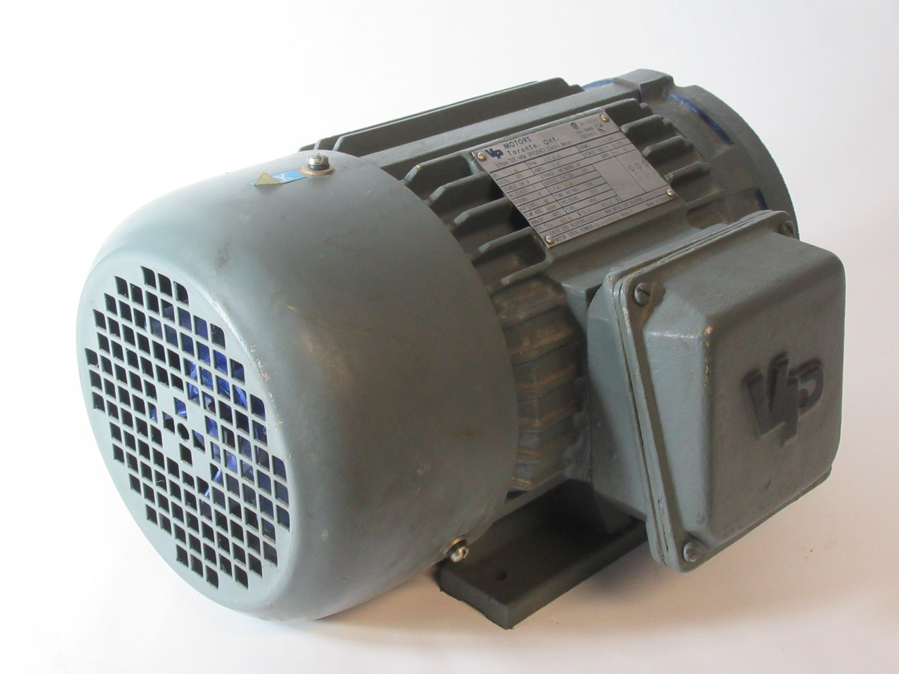 VP Motors 1.5HP 1760RPM 575V 145JM TEFC 3Ph 1.7A 60Hz C/W Key BROKEN FOOT USED
