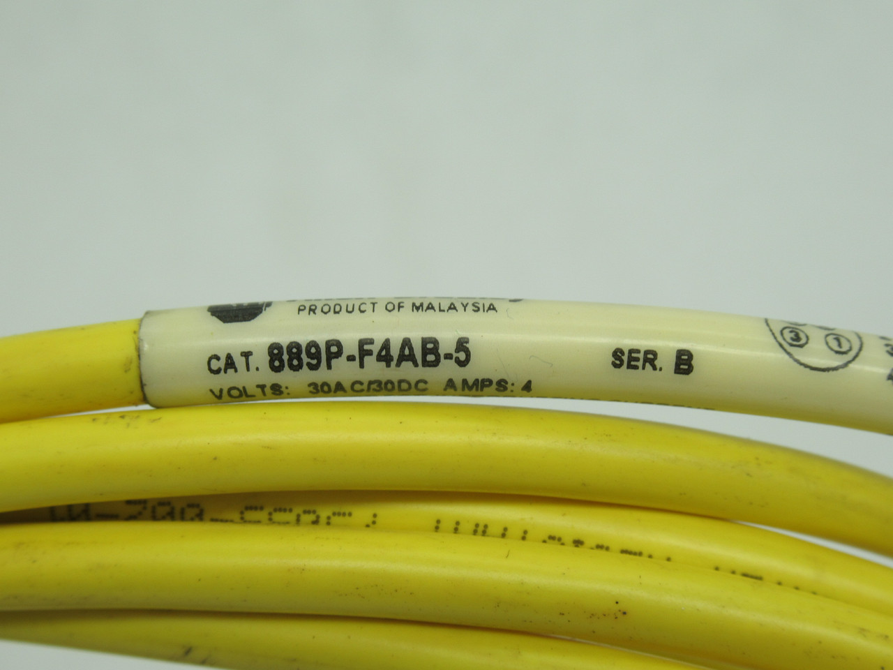 Allen-Bradley 889P-F4AB-5 Series B Cable 4P 30VAC/DC 4A 3m Length USED