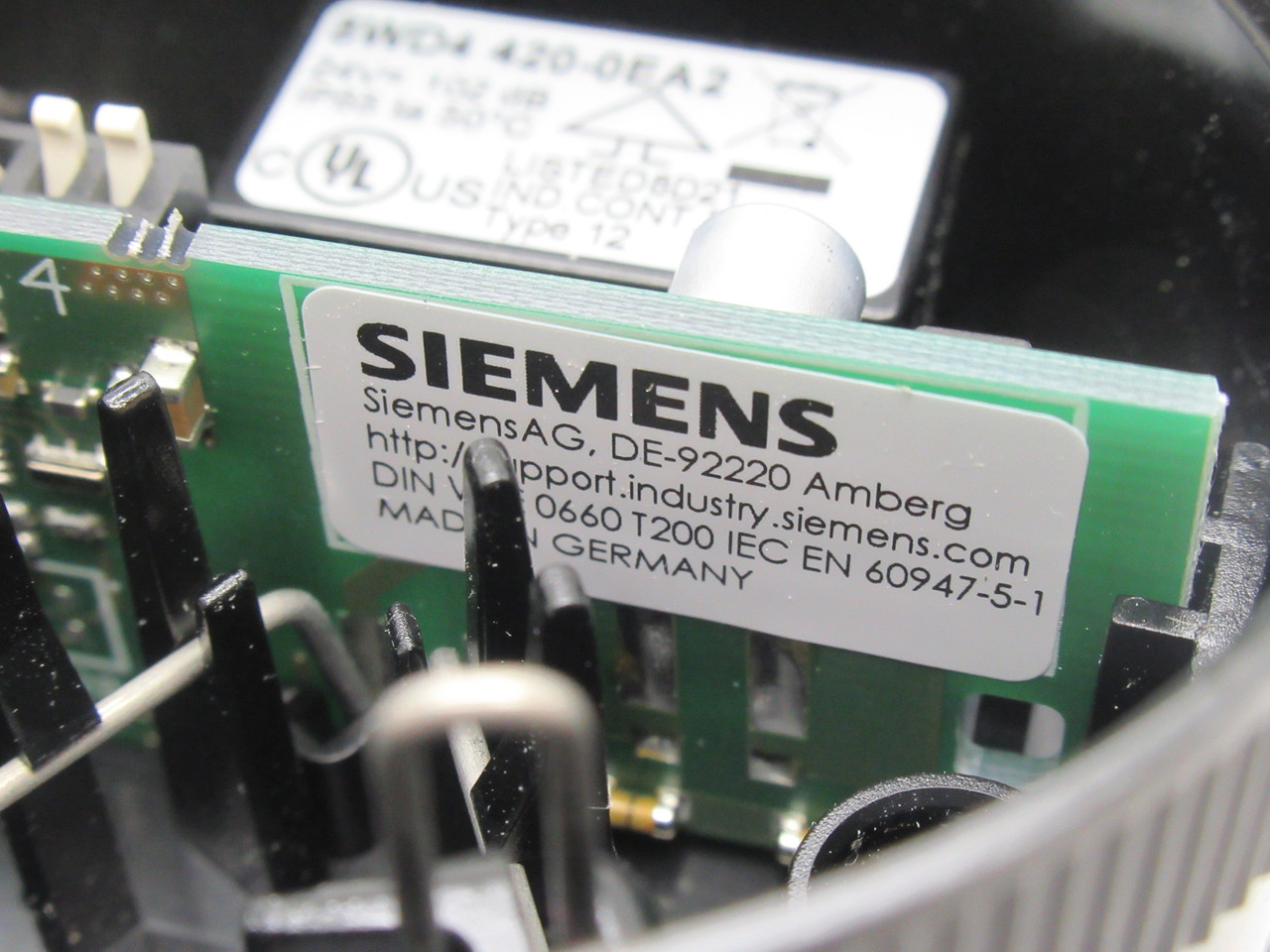 Siemens 8WD4420-0EA2 Multi-Tone Siren Element 24VAC/DC 102dB 70mm D USED