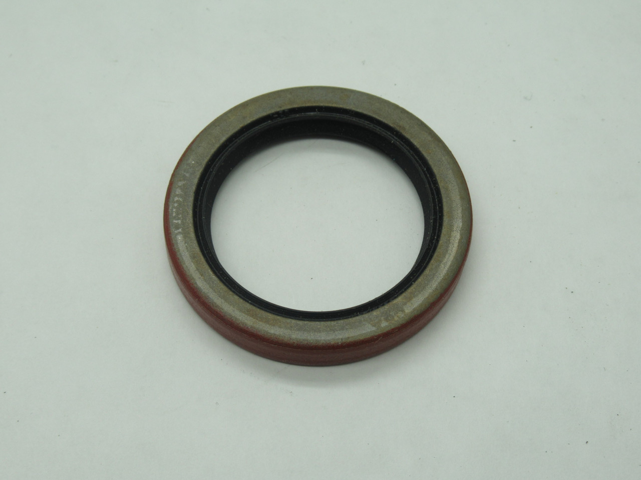 Federal Mogul 472354 National Oil Seal 1.874" OD 1.375" ID 0.25"W SHELF WEAR NEW