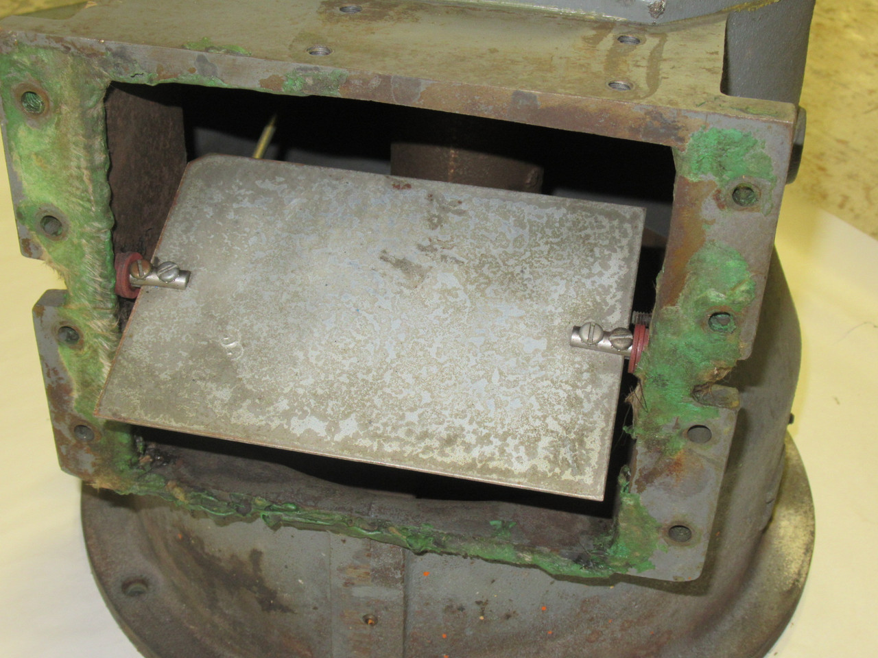 Maxon 29471 Natural Gas Burner Flange Housing 5M BTU/Hr 4.3 Gauge W.C. USED