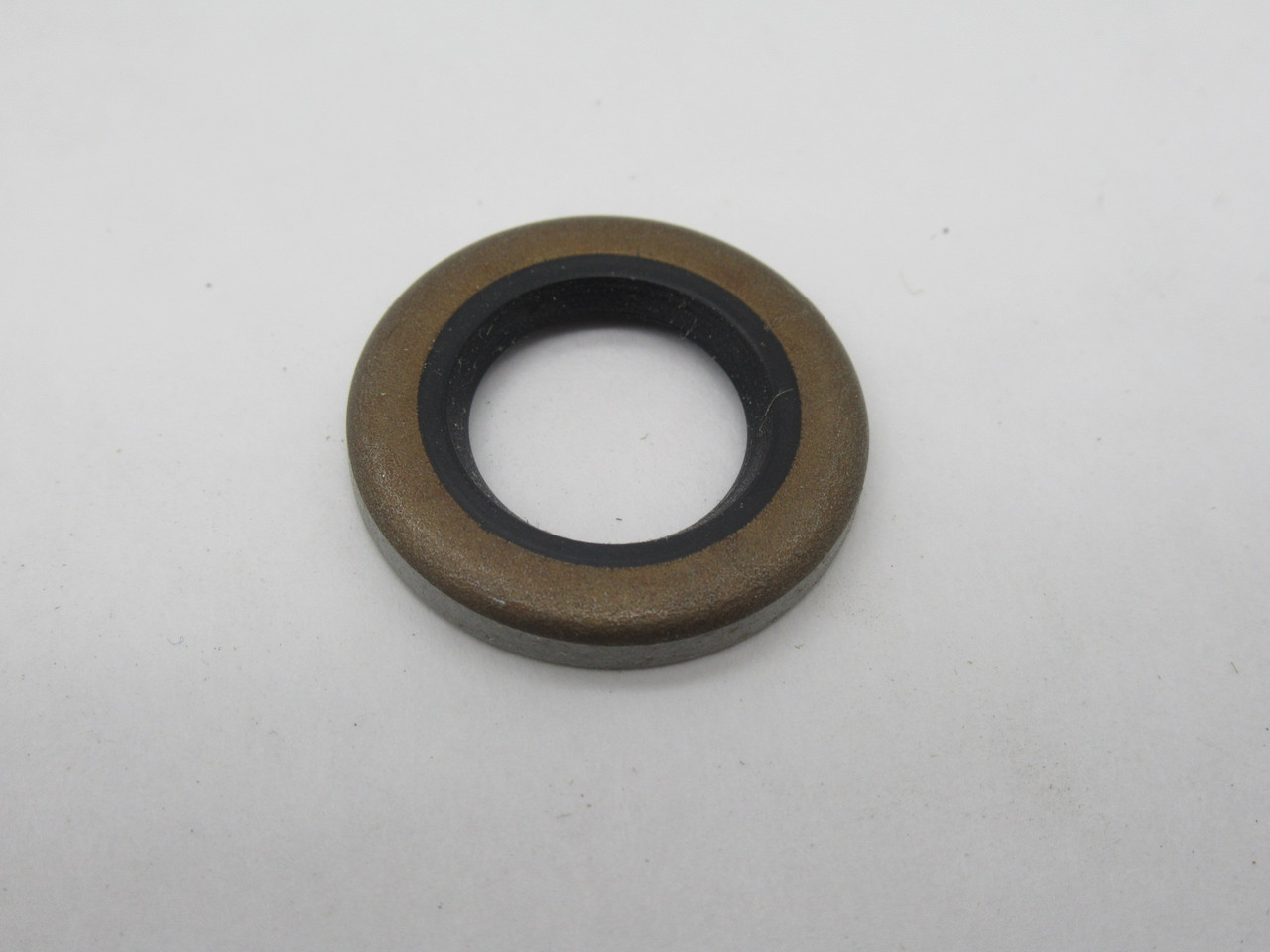 Garlock 71X7014-26001-7014 Oil Seal 0.875" OD 0.5" ID 0.125" W SHELF WEAR NEW