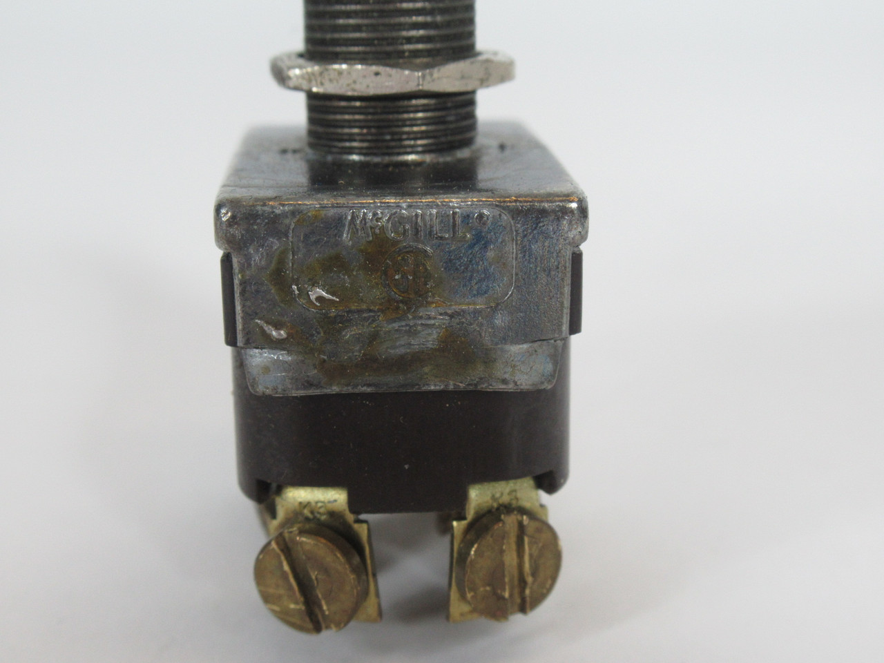 McGill 0121-0002 Toggle Switch ON-OFF-ON DPDT 15A 277V 3/4HP 125-277V USED