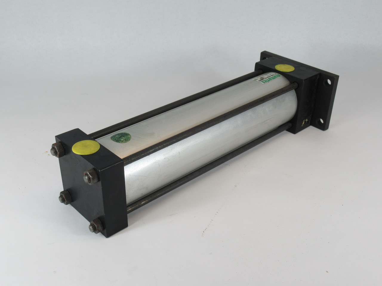 Numatics F1AM-09A1D-LAA0 Air Cylinder 2-1/2" Bore 9" Stroke SHELF WEAR NOP