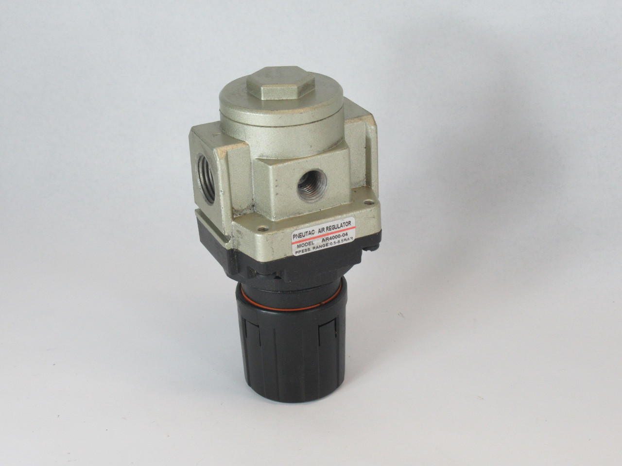 Pneutac AR4000-04 Regulator w/o Gauge 1/2" NPT 0.5-8.5 bar USED